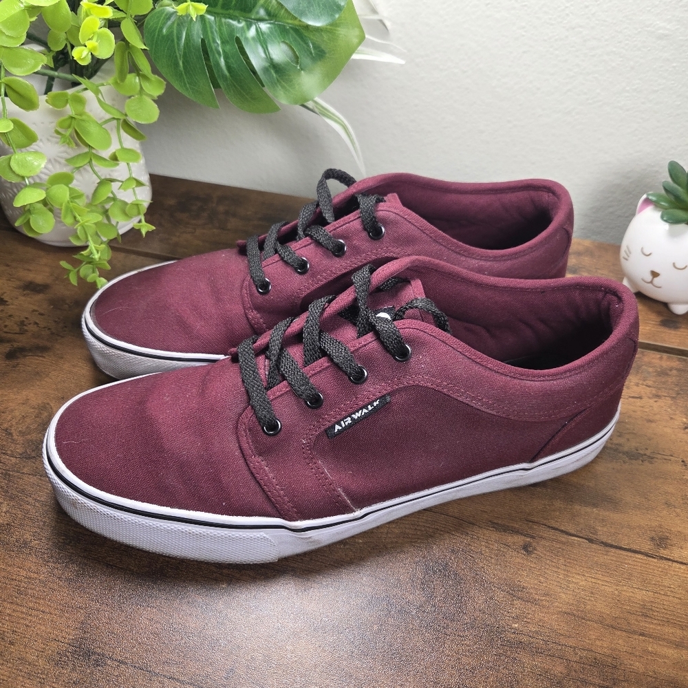 AIRWALK Mens Size 10 Canvas Sneakers Purple Lace up Low top Casual Skate Shoes